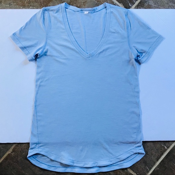 lululemon athletica Tops - Lululemon Blue Workout Gym Top Size Small / 4
